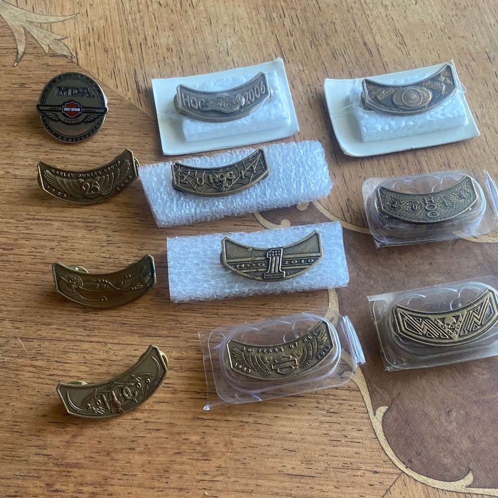 Harley-Davidson Gold Tone Men’s Motorcycle Patch Pins Assortment
